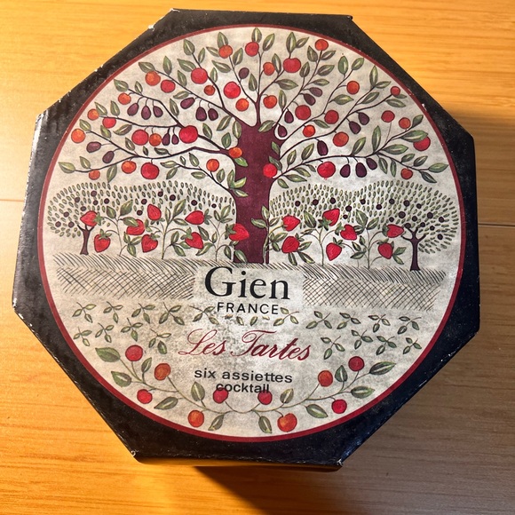Faiencerie De Gien x Crate & Barrel Les Tartes Salad / Dessert Plates Set of 6 - Picture 1 of 9